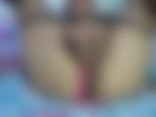 QuickHookupp MILF webcam performer live streaming