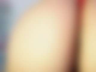 QuickHookupp MILF webcam performer live streaming