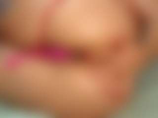 Live cam show with QuickHookupp - Middle Aged on chickslive.net
