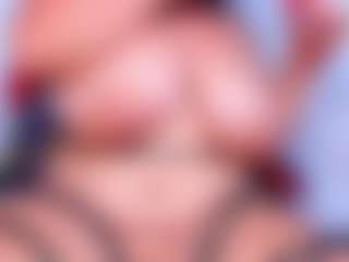 Live cam show with ScarletBlondie - Public MILF on https://playwithruby.com