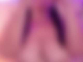 Live cam show with ScarletBlondie - Shaved Pussy MILF on Camsoda