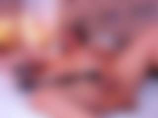 Live cam show with ScarletBlondie - Shaved Pussy on Dolls Live