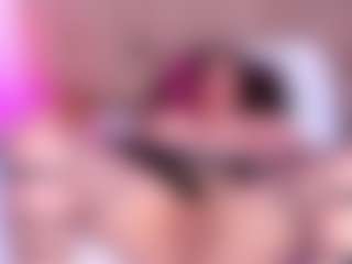 Live cam show with ScarletBlondie - Public MILF on live18s.com