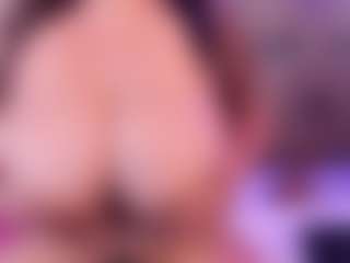 Live cam show with ScarletBlondie - Green Eyes on Camsoda