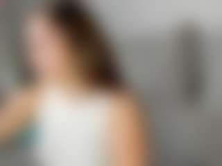 Live cam show with Foxy-Vibe - Tittyfuck on Hubzter Live