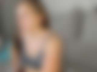 Live cam show with Foxy-Vibe - Striptease on AdultVida.com
