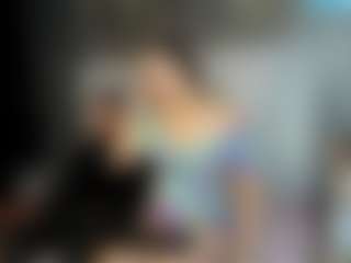 Live cam show with HeidyQueen - Skinny on Camming Site