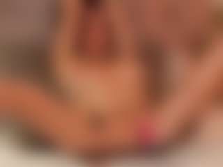 Julcy-Peach's Live Sex Cam Show