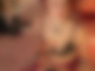 Julcy-Peach's Live Sex Cam Show