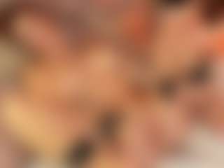 Julcy-Peach's Live Sex Cam Show