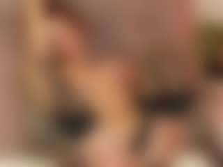 Julcy-Peach's Live Sex Cam Show