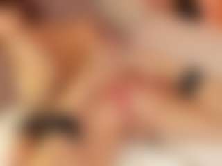 Julcy-Peach's Live Sex Cam Show