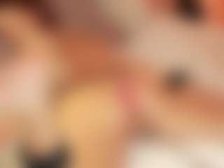 Julcy-Peach's Live Sex Cam Show