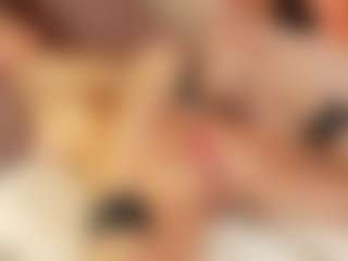 Julcy-Peach's Live Sex Cam Show