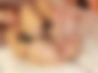 Julcy-Peach's Live Sex Cam Show