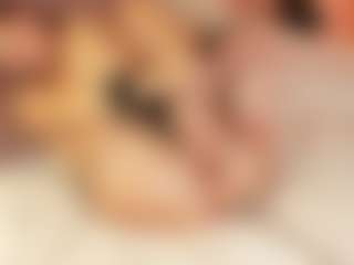 Julcy-Peach's Live Sex Cam Show
