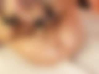 Julcy-Peach's Live Sex Cam Show