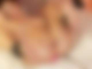 Julcy-Peach's Live Sex Cam Show