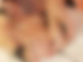 Julcy-Peach's Live Sex Cam Show