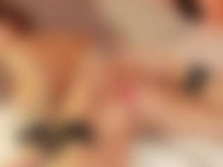 Julcy-Peach's Live Sex Cam Show