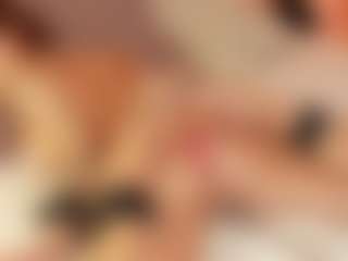 Julcy-Peach's Live Sex Cam Show