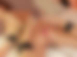 Julcy-Peach's Live Sex Cam Show