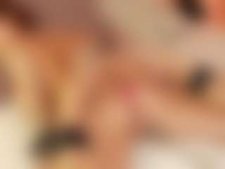 Julcy-Peach's Live Sex Cam Show