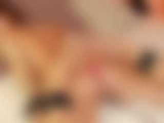 Julcy-Peach's Live Sex Cam Show