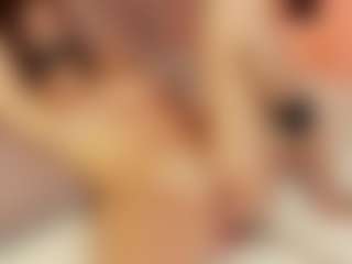 Julcy-Peach's Live Sex Cam Show