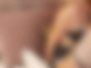 Julcy-Peach's Live Sex Cam Show