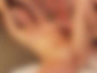 Julcy-Peach's Live Sex Cam Show