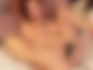 Julcy-Peach's Live Sex Cam Show