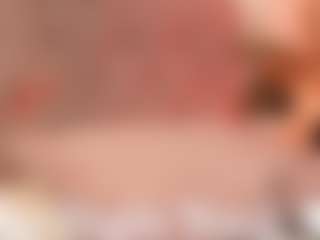 Julcy-Peach's Live Sex Cam Show
