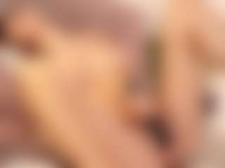 Live cam show with Julcy-Peach - Skinny on Camsoda