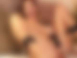 Julcy-Peach's Live Sex Cam Show