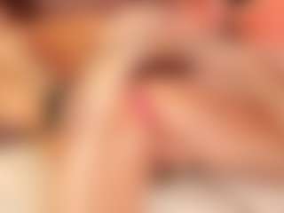 Julcy-Peach's Live Sex Cam Show