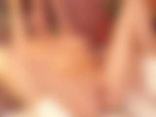Julcy-Peach's Live Sex Cam Show