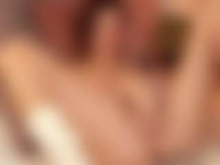 Julcy-Peach's Live Sex Cam Show
