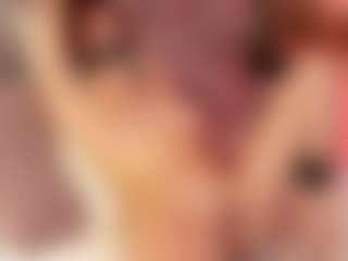 Julcy-Peach's Live Sex Cam Show