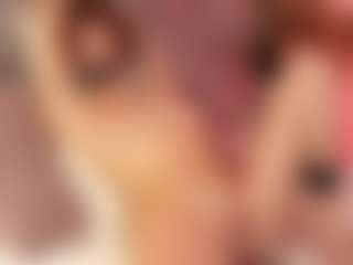 Julcy-Peach's Live Sex Cam Show