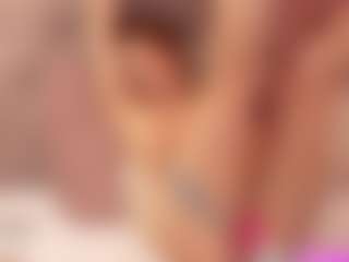 Julcy-Peach's Live Sex Cam Show