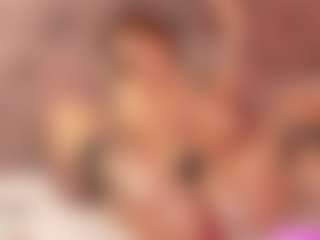 Julcy-Peach's Live Sex Cam Show