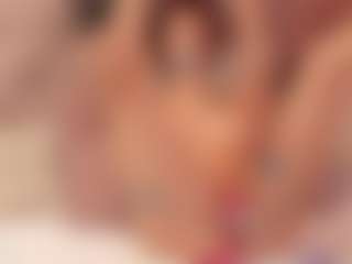 Live cam show with Julcy-Peach - Dildo Or Vibrator on Camsoda