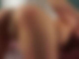 Live cam show with LauriTrucchio - Mistress on Milf Play