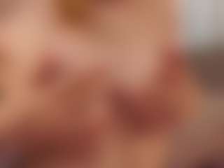 Live cam show with LauriTrucchio - Moan on mypornchat.com
