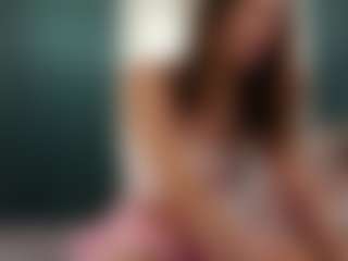 Live cam show with LauriTrucchio - Ice on friskycurves.com