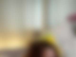 Live cam show with LauriTrucchio - Skinny on liverealitysex.com
