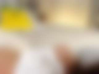 LauriTrucchio's Live Sex Cam Show