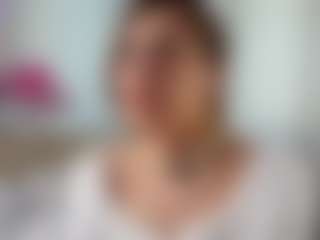 Live cam show with LauriTrucchio - Grey Eyes on LiveSexCams6