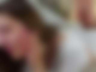 Live cam show with LauriTrucchio - Ice on Fit Hotties